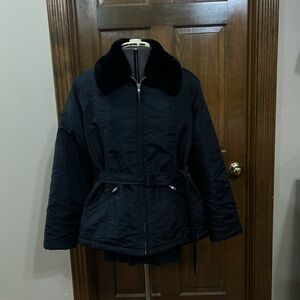 Jacqueline Ferrar Black Puffer Jacket with Belt and removable faux fur collar